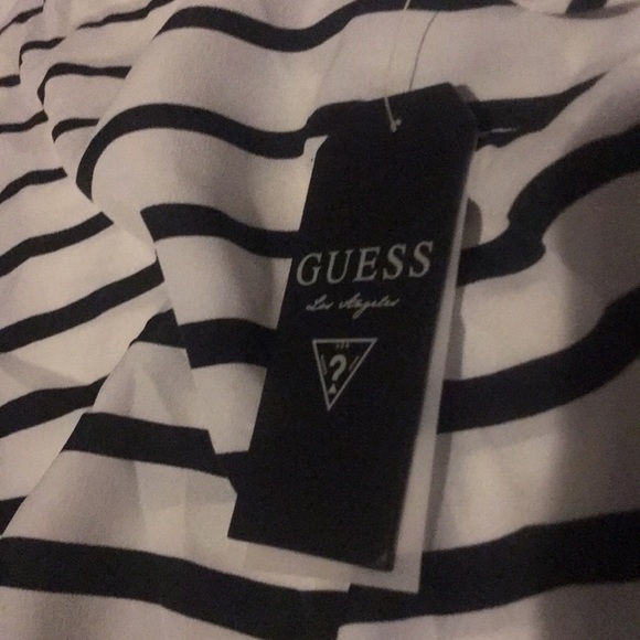 New GUESS top size small - Picture 3 of 7